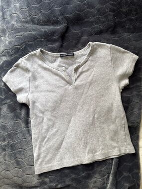 Brandy Melville grey cropped tee